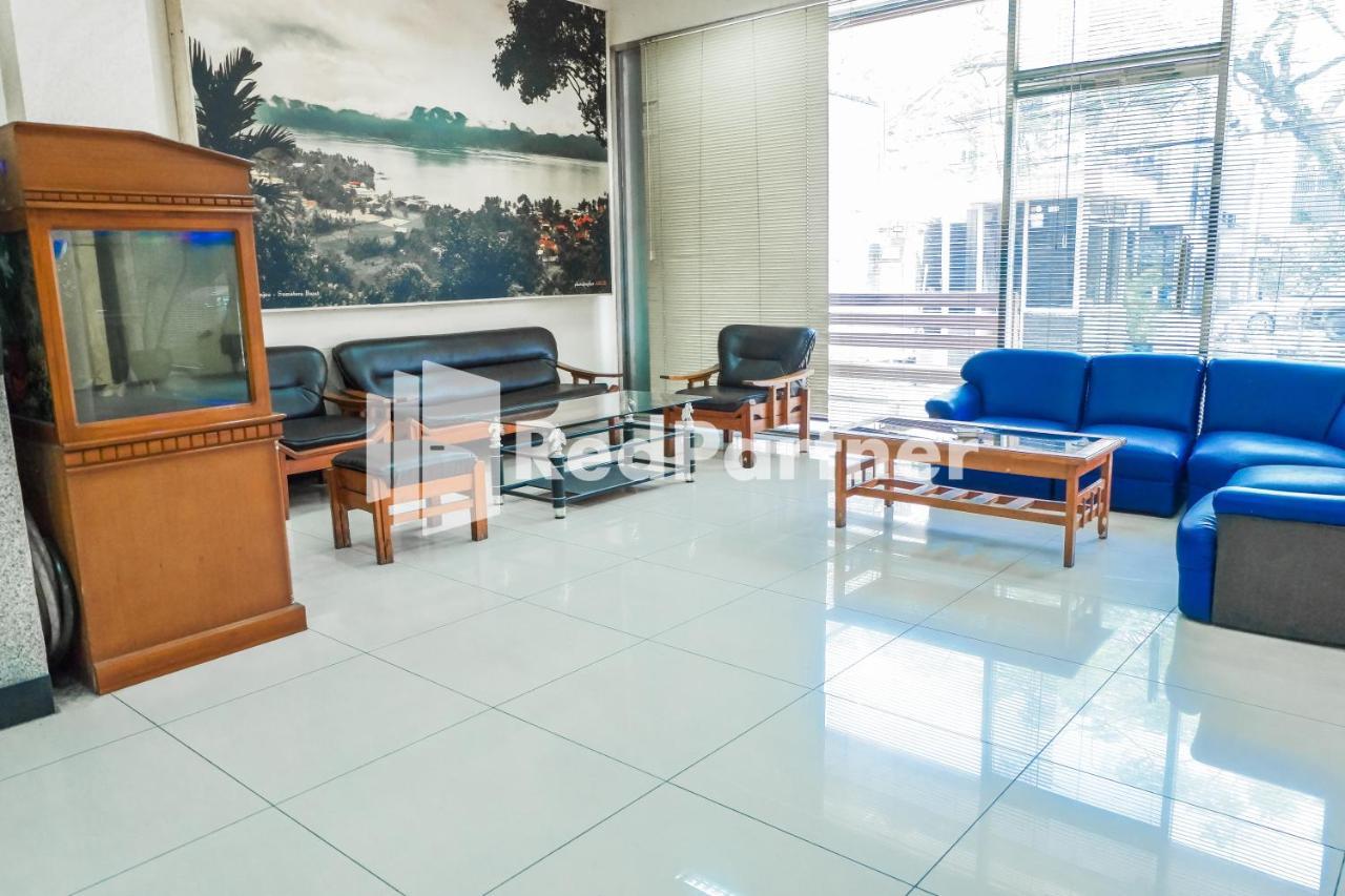 Grand Kembar Hotel Mitra Reddoorz Bandung Exterior photo